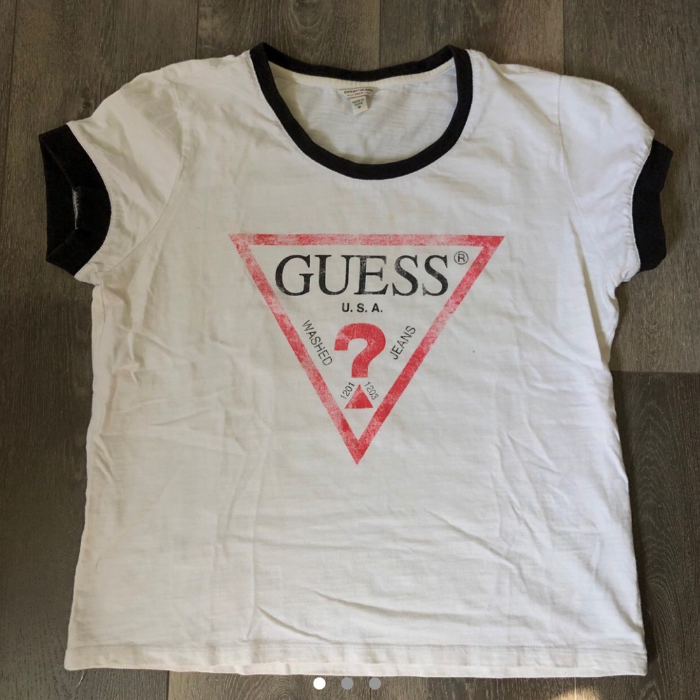 *~ GUESS Women’s T-shirt ~*